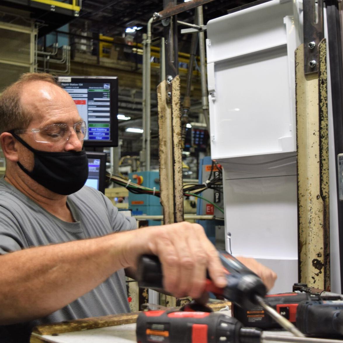 GE Appliances  WIllie Eddins door repairman Building 5 Appliance Park Refrigerator Plant 7-19-21 (8).JPG